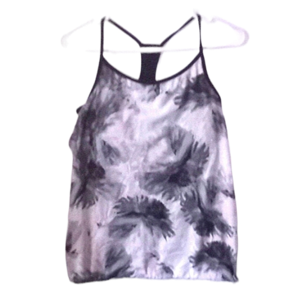Fabletics size m black and white floral yoga top w/ built in black racerback bra